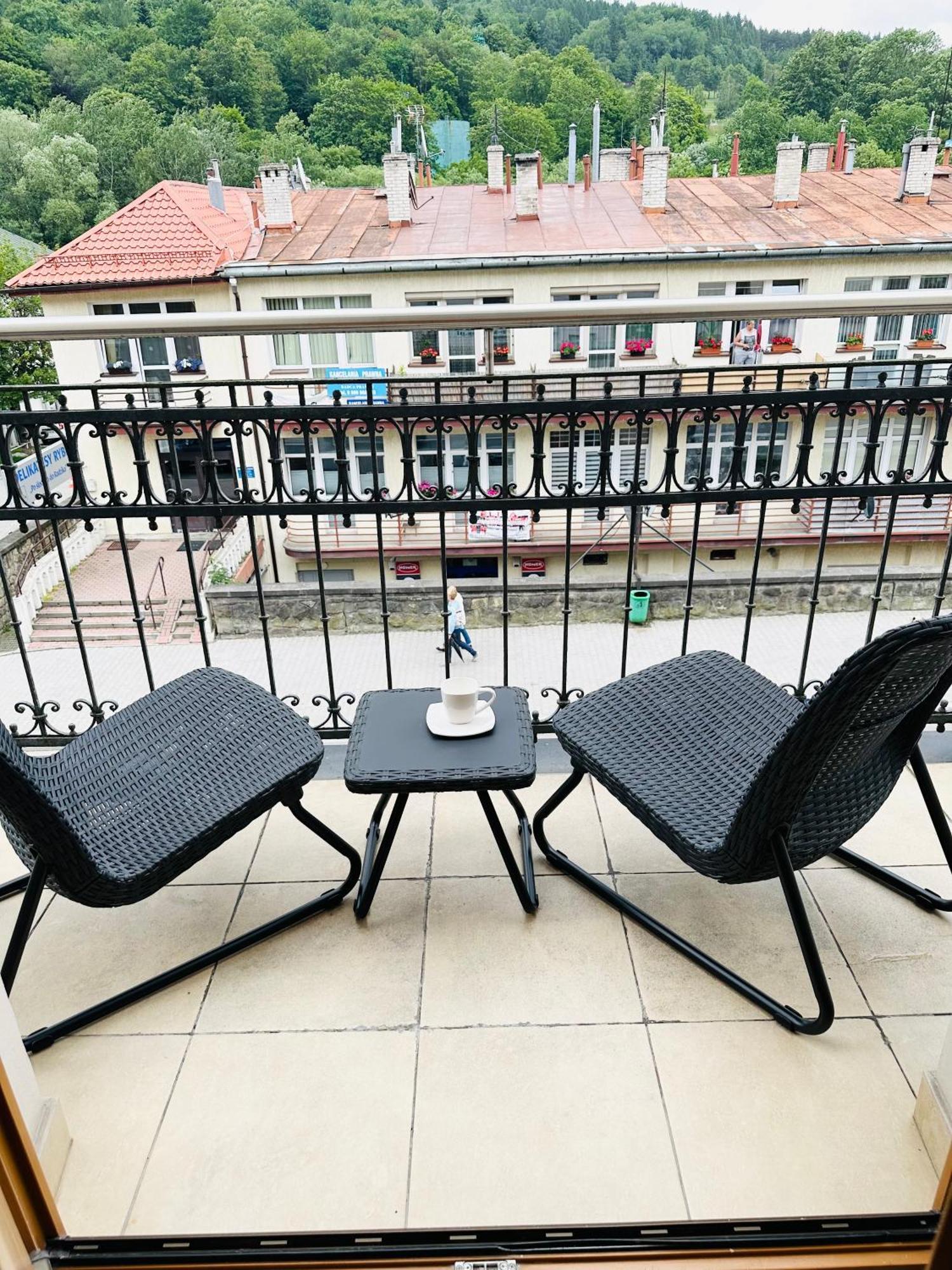 Apartment Kamienica Gwiazda - Centrum Miasta, Parking Gratis Krynica-Zdrój