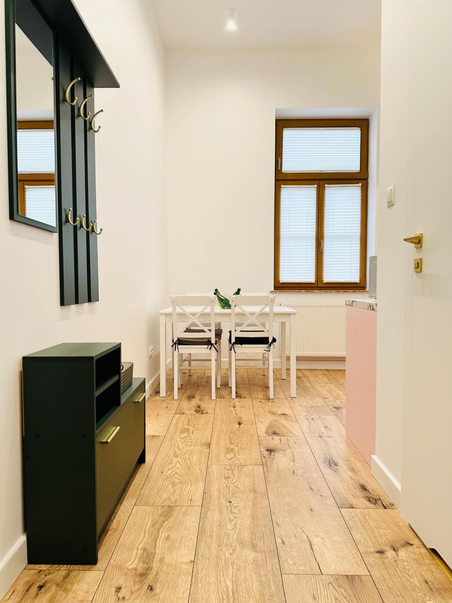 Apartment Kamienica Gwiazda - Centrum Miasta, Parking Gratis *